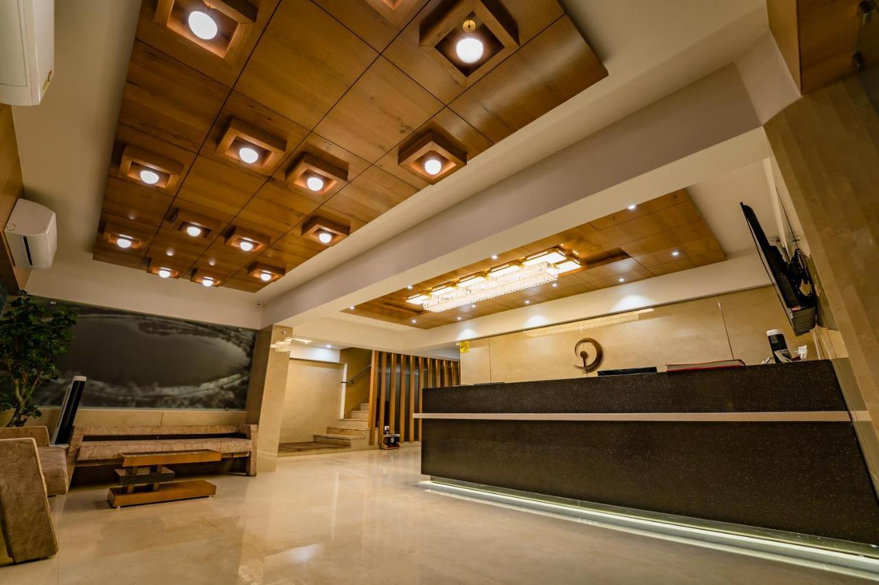 Hotel Pleasant Lake Ahmedabad Ngoại thất bức ảnh